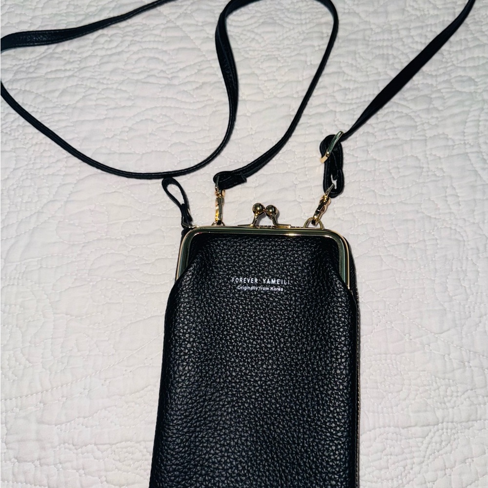 Forever Yameili Black Crossbody Bag